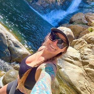 Meet your Posher, Desiree